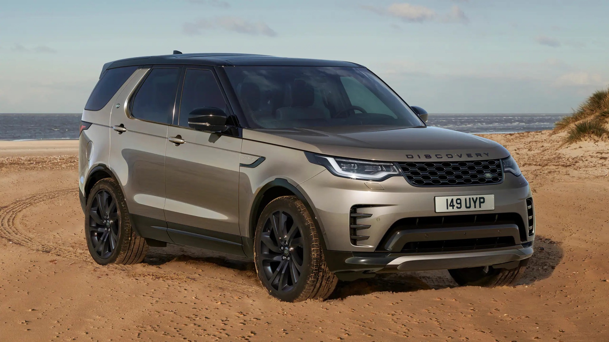 Land Rover Discovery - Solitaire Automotive Group