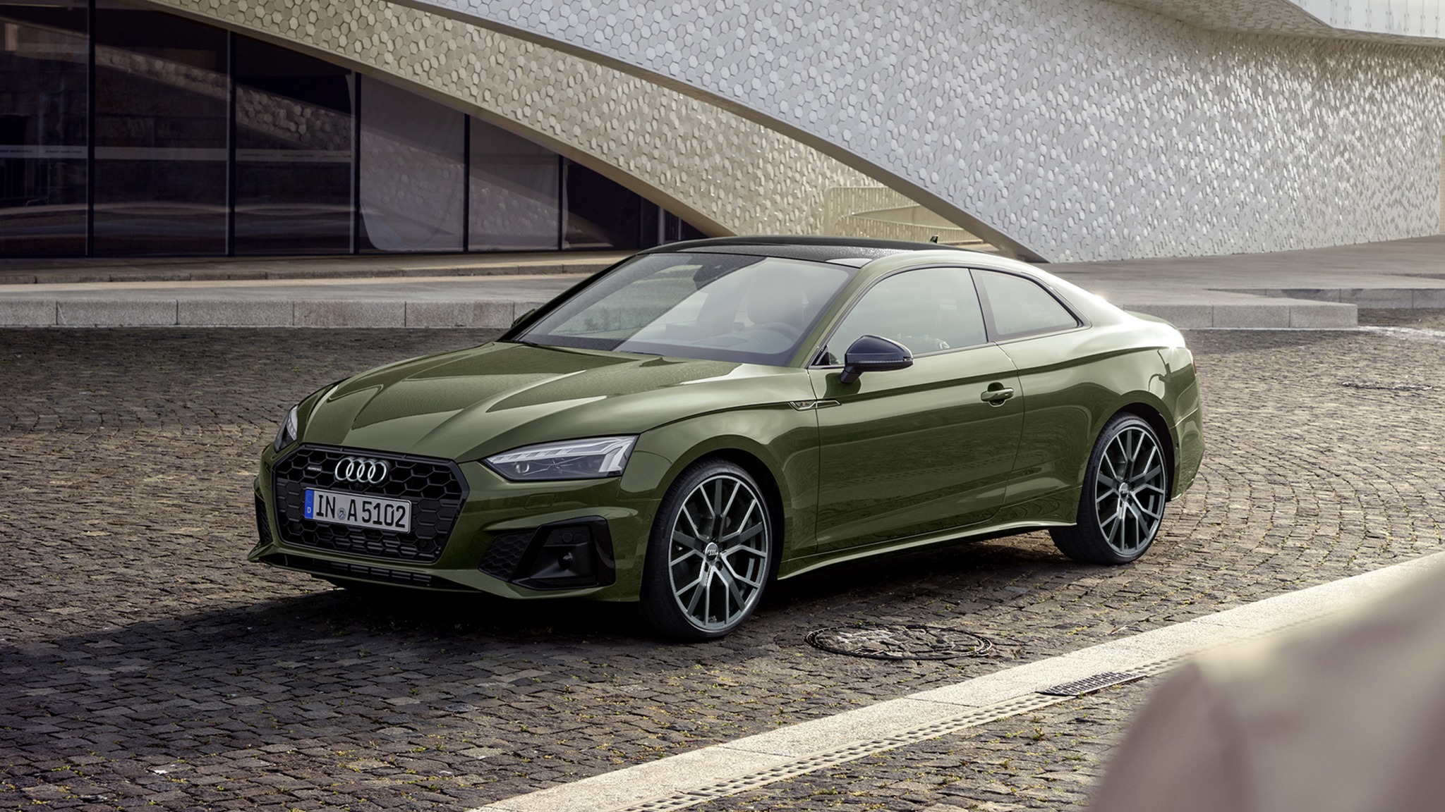 Audi Q5 - Solitaire Automotive Group
